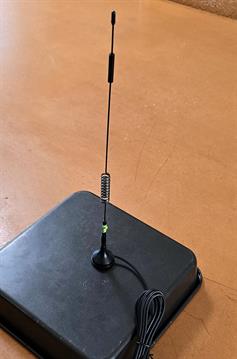 433 MHz antenna on groundplane for testing